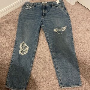 Brand new with tag never worn abercrombie jeans size 16